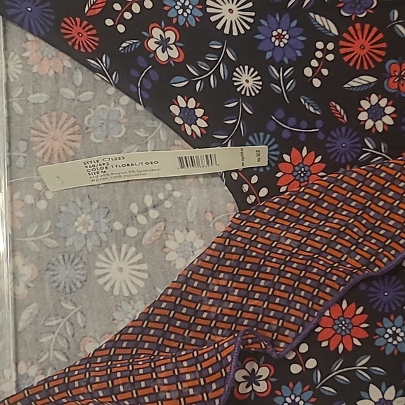 3 TOP LOT:  AUGUST SILK; 89TH & MADISON; LINDA MATTHEWS M NWT - Picture 3 of 7